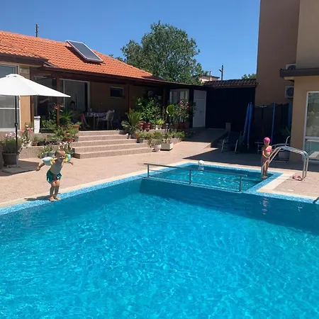 بيت ضيافة Byala بايالا